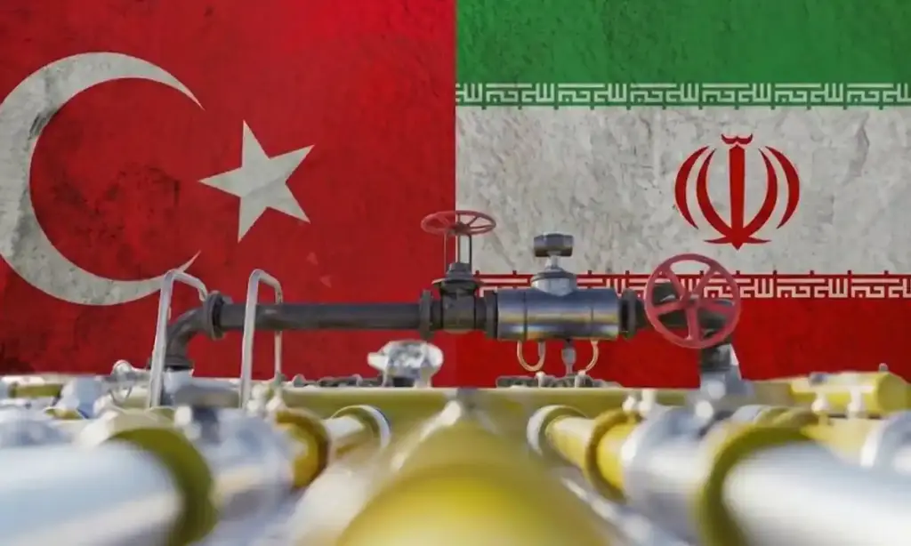 boruların arkasında bayraklar