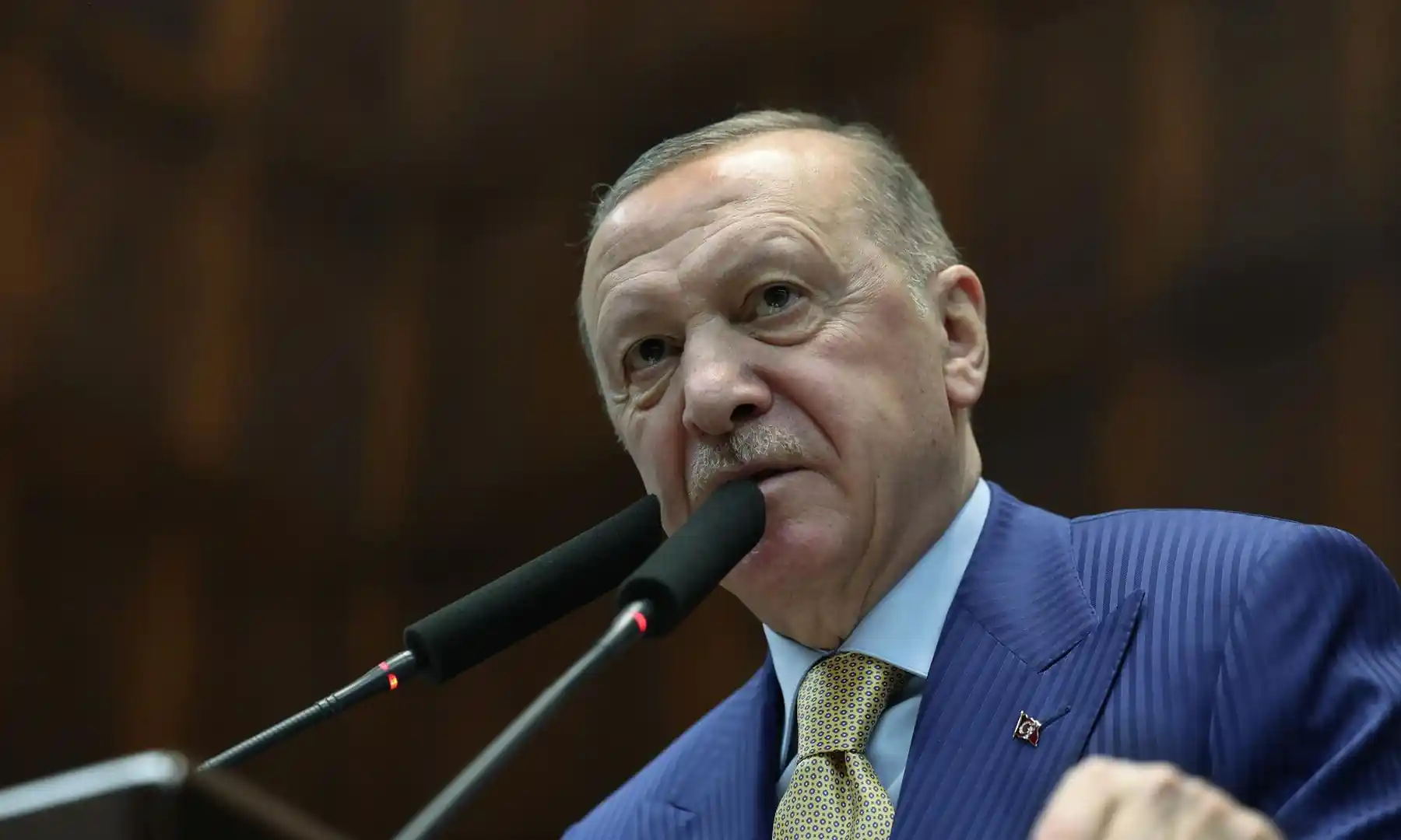 Tayyip Erdoğan mikrofon başındayken