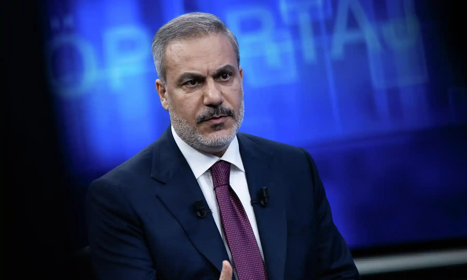 Hakan Fidan kamera karşısındayken