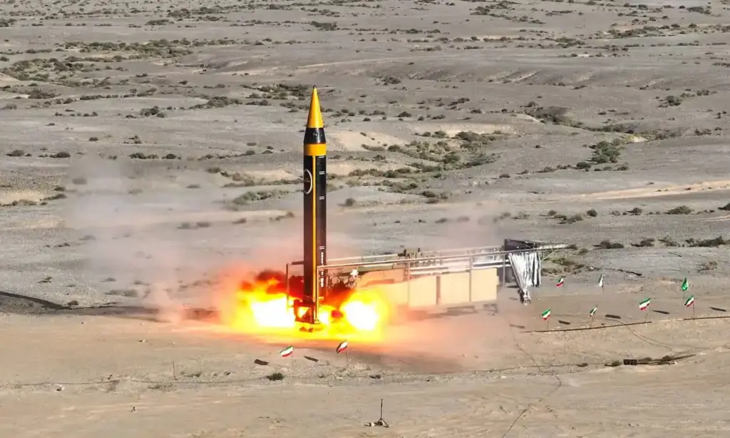 füze fırlatılırken