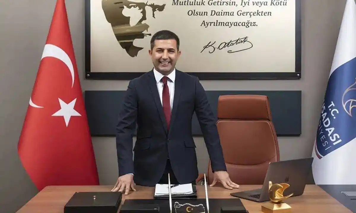 Ömer Günel makamındayken