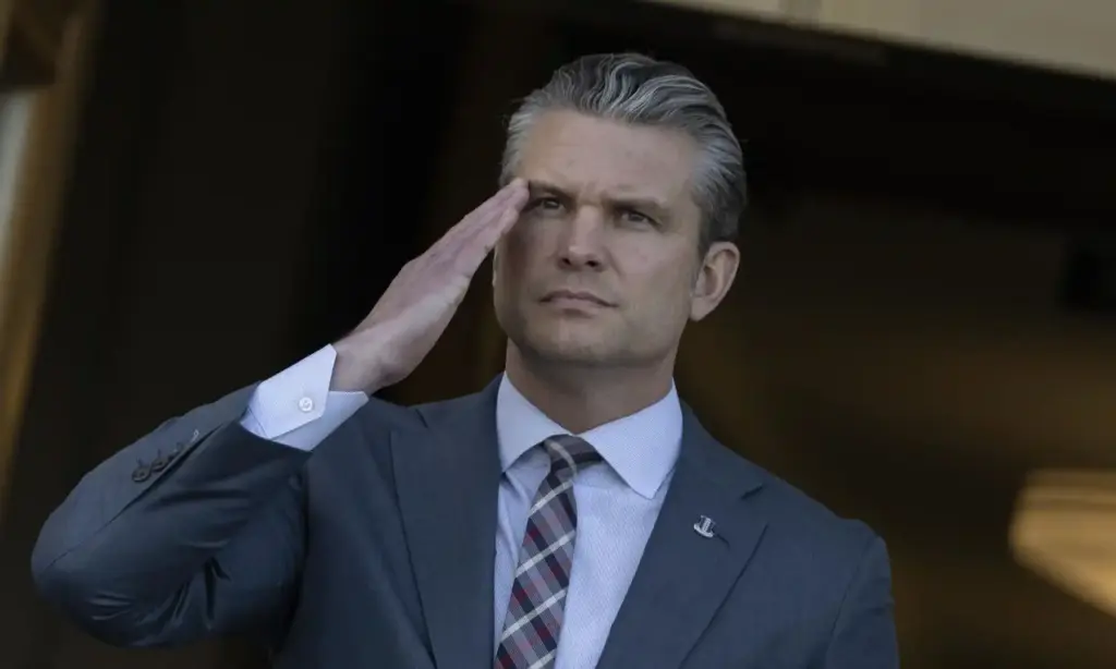 Pete Hegseth selam dururken