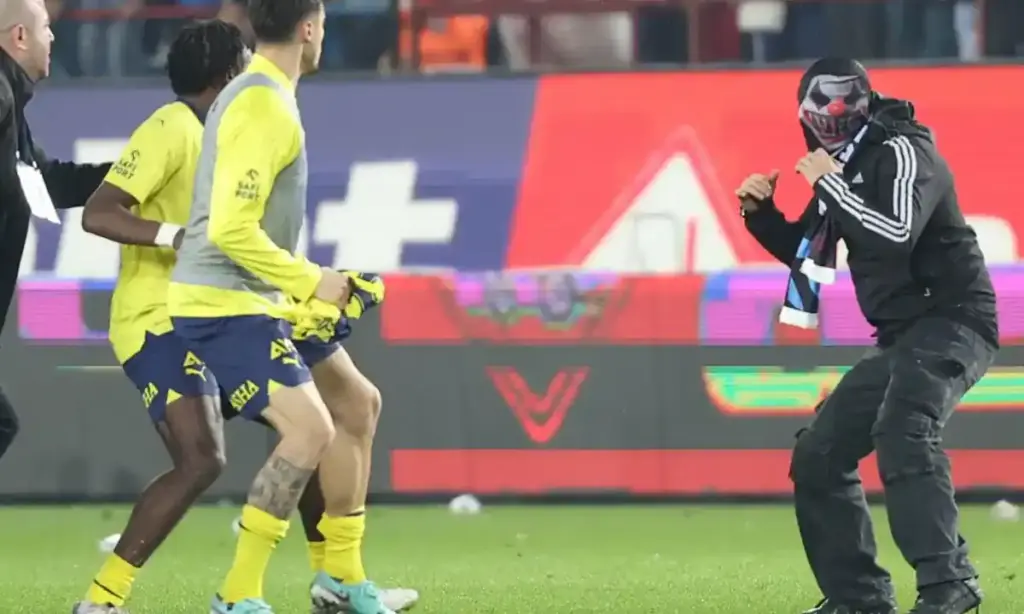 maç esnasında saha