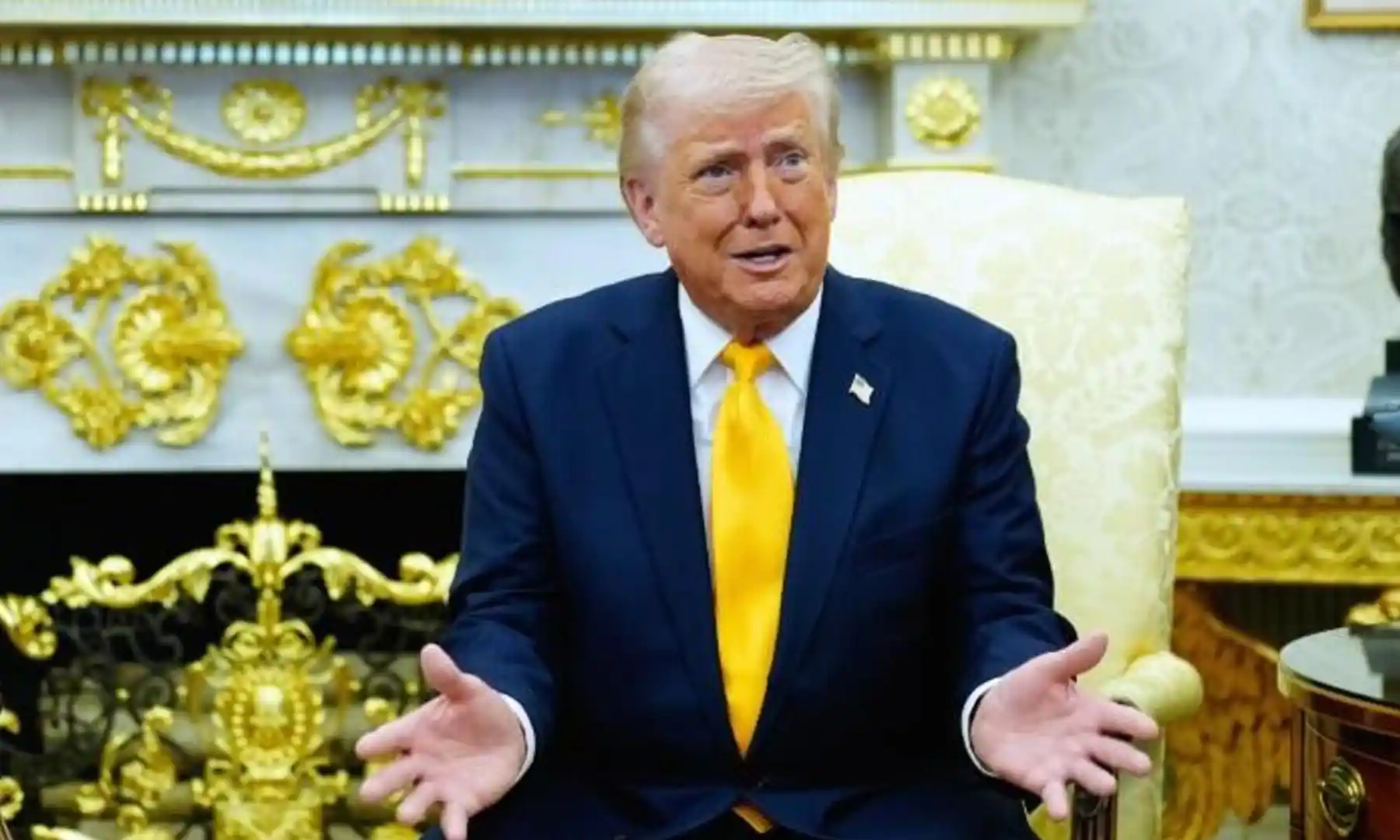 Donald Trump konuşurken