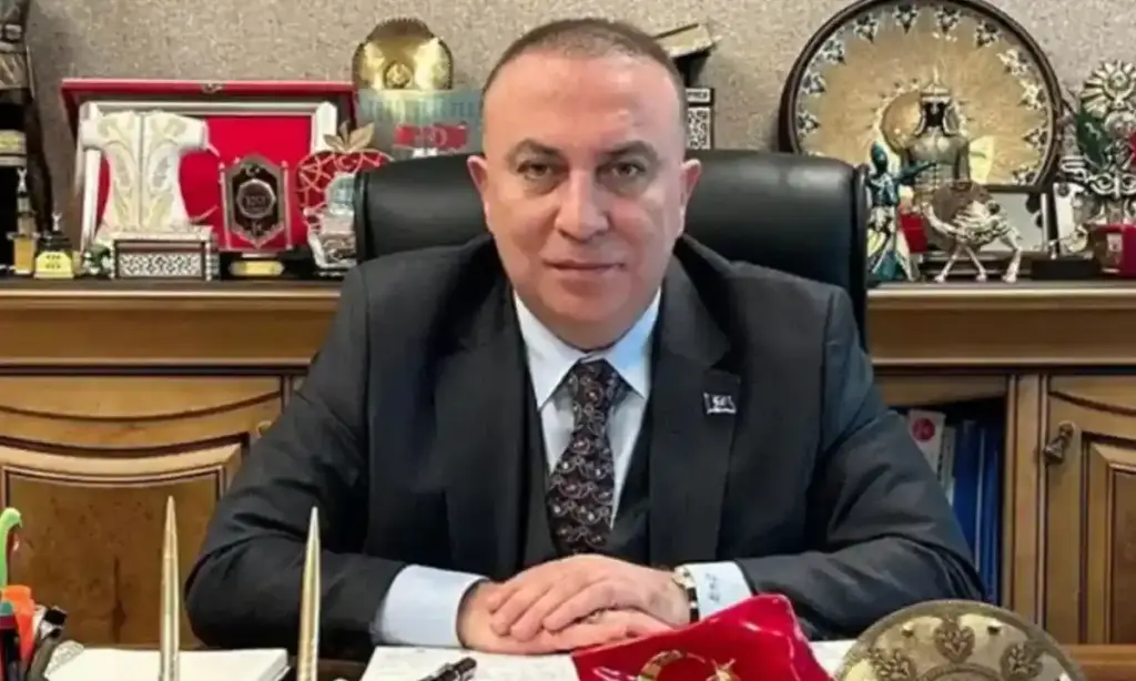 İzzet Ulvi Yönter makamındayken