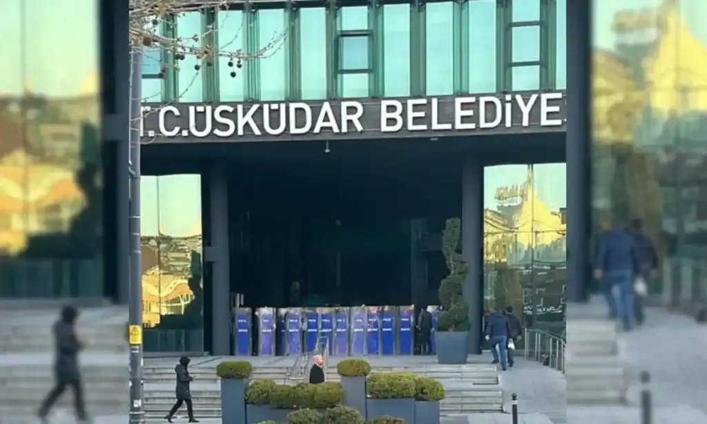 Üsküdar Belediye binası önü