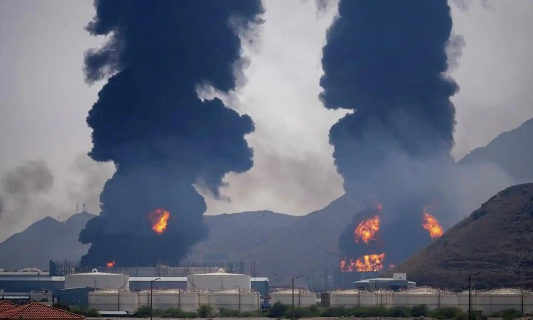 saldırı sonrası Borouge Petrokimya Tesisi