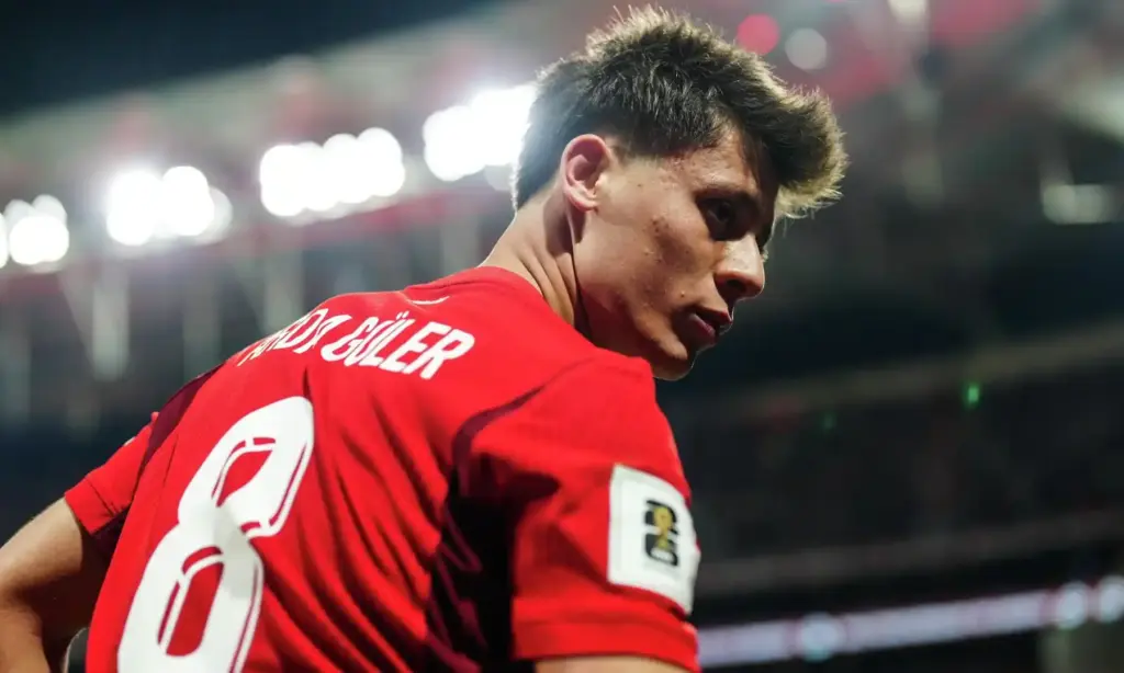 Arda Güler 8 numaralı formayla