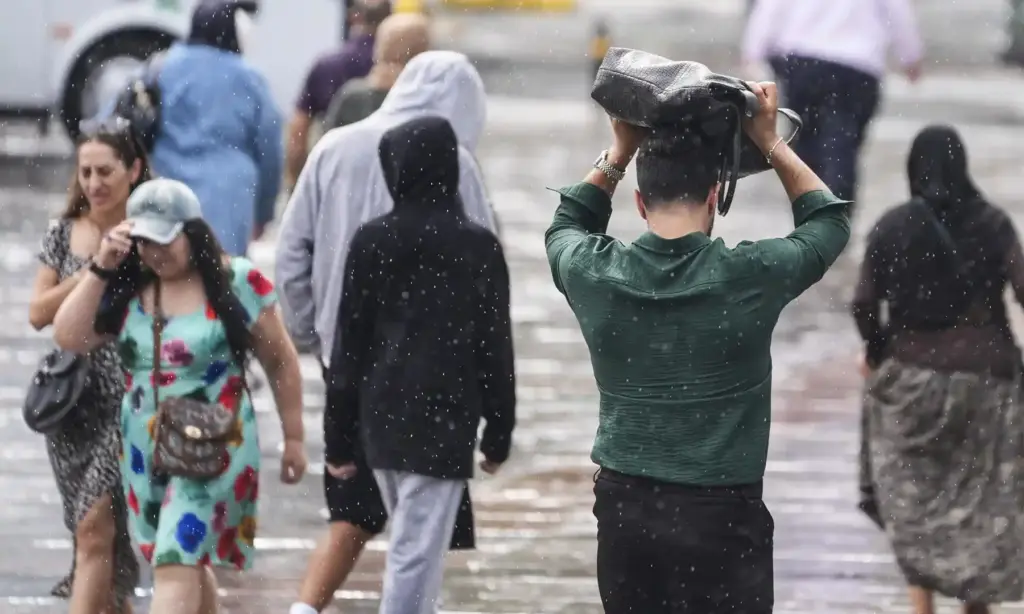 soğuk havada insanlar