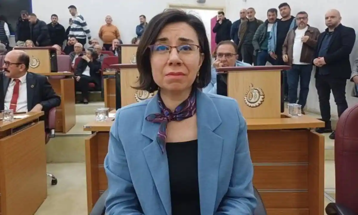 Hatice Terekeci gözlükle